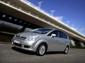 Toyota Corolla Verso 2004 года