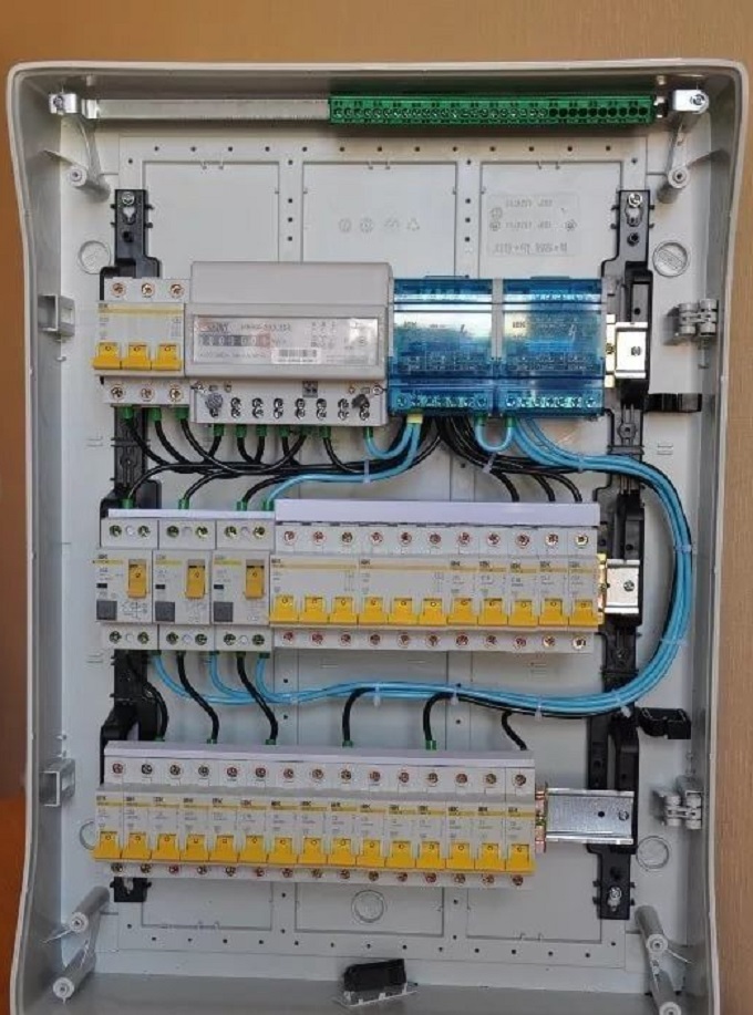 Кабель ВВГнг: надежное решение для электроснабжения автосервиса Кабель ВВГнг: надежное решение для электроснабжения автосервиса