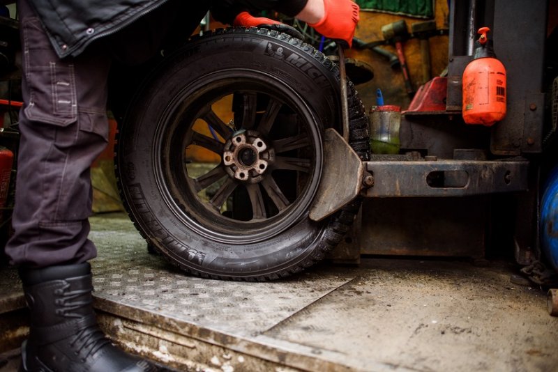 Недостатки выездного шиномонтажа